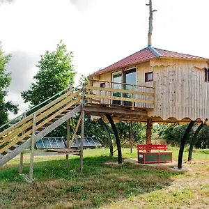 https://yourtes-et-roulottes-de-la-laita.inbrittany.com