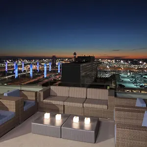מלון H Angeles, Curio Collection By Hilton ****